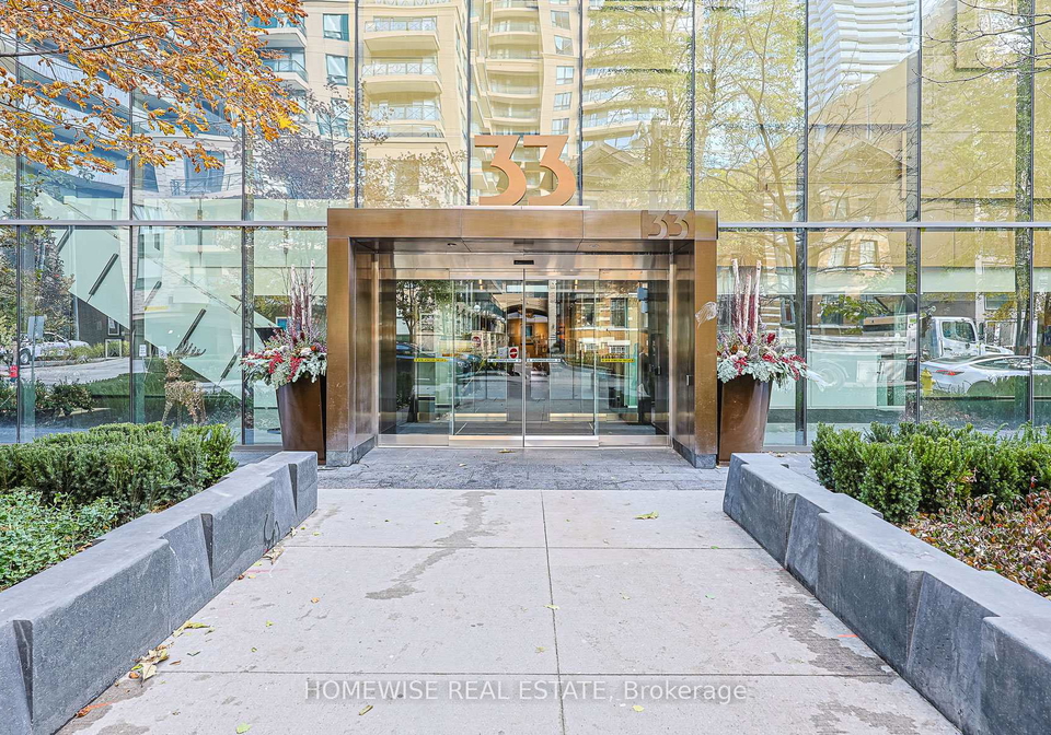 33-charles-street-e-toronto-ontario-c12852970