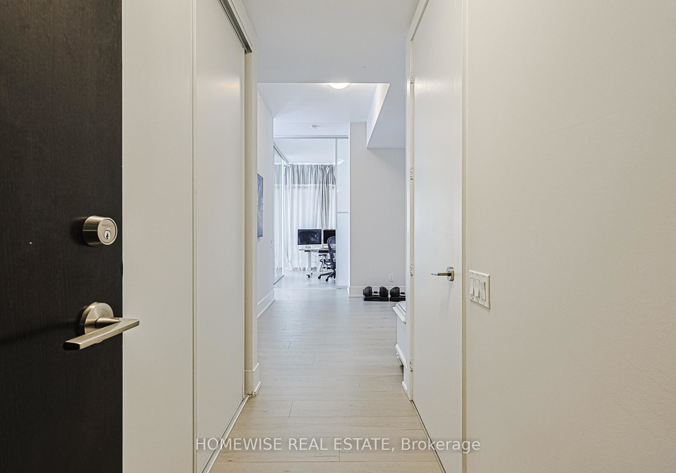 33-charles-street-e-toronto-ontario-c12852970