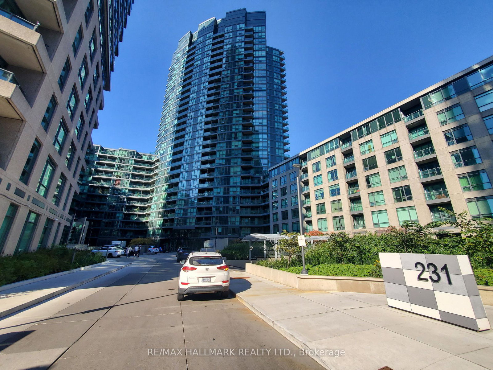 231-fort-york-boulevard-toronto-ontario-c12853020
