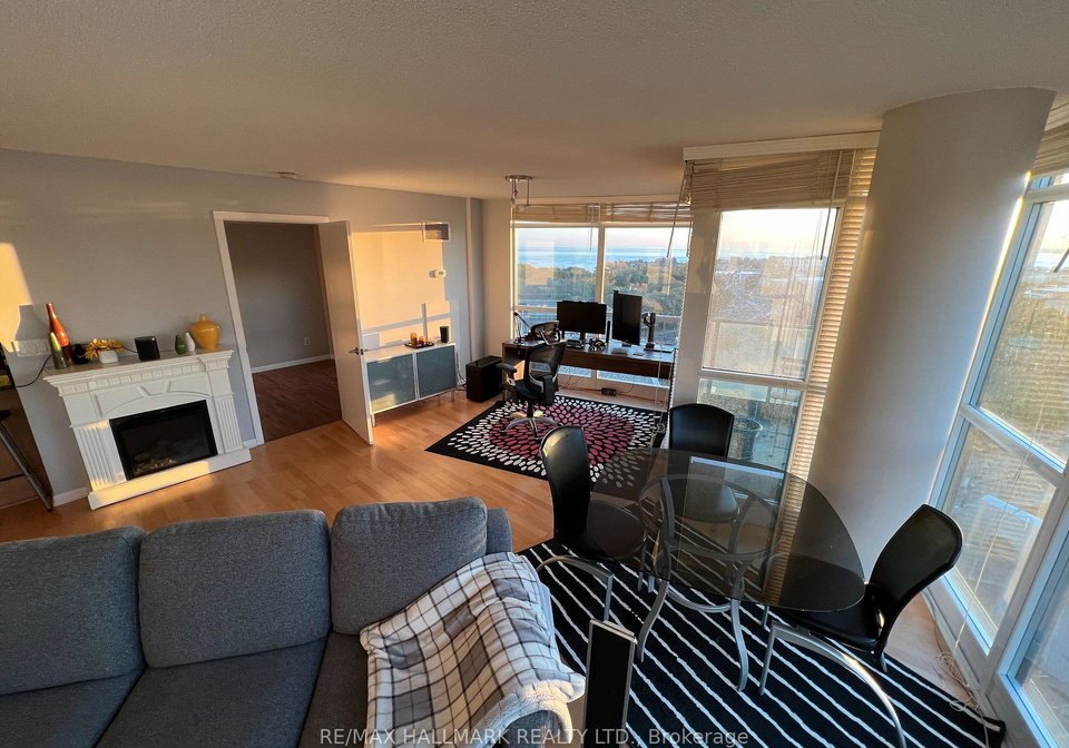 231-fort-york-boulevard-toronto-ontario-c12853020
