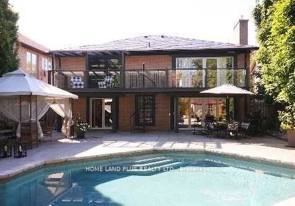 142-munro-boulevard-north-york-ontario-c12853346