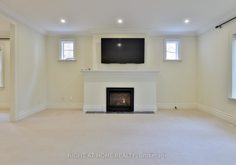 119-chaplin-crescent-toronto-ontario-c12853662