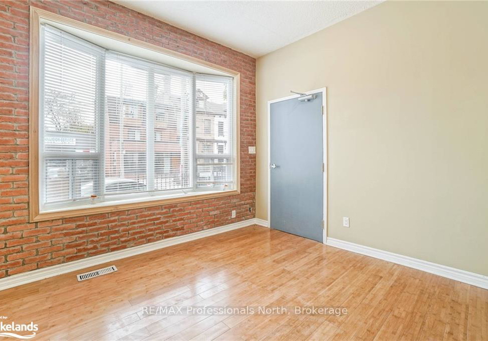 214-gerrard-street-e-toronto-ontario-c12853706