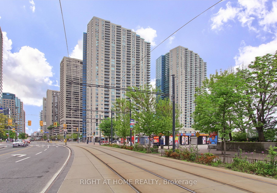 77-harbour-square-toronto-ontario-c12853956