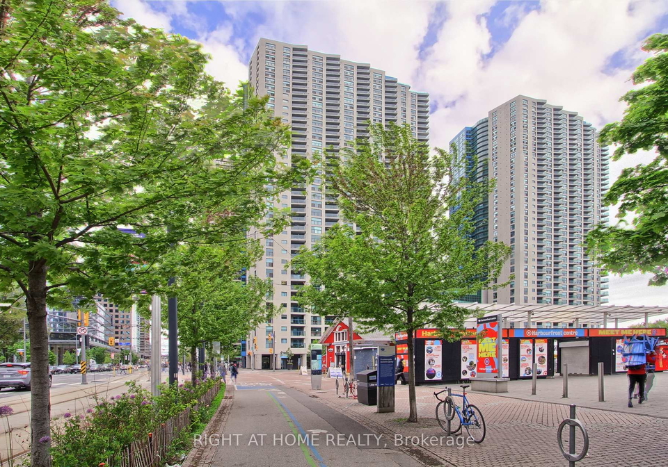 77-harbour-square-toronto-ontario-c12853956