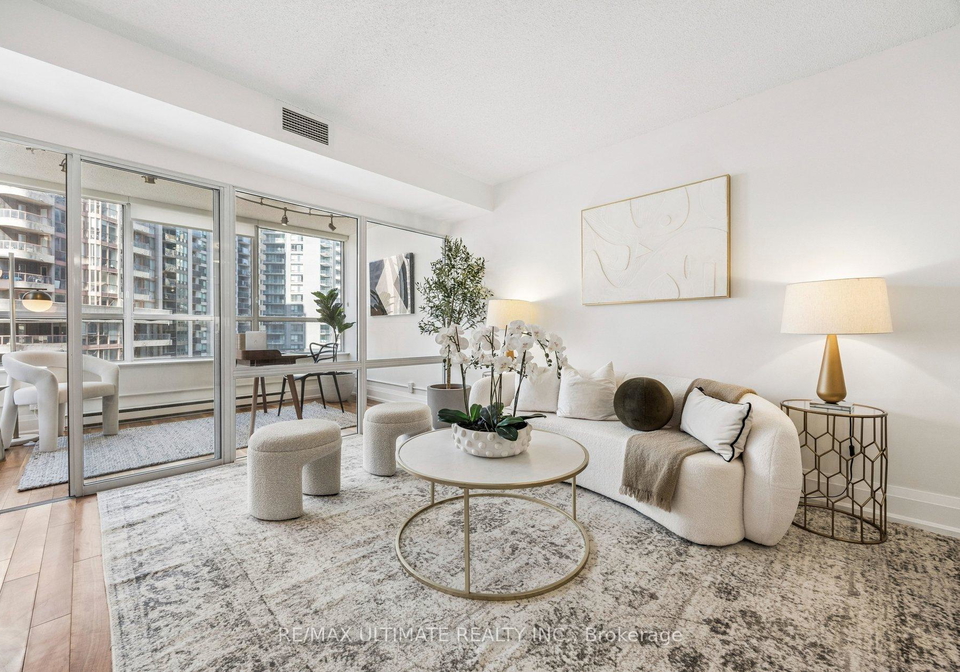 717-bay-street-toronto-ontario-c12854232