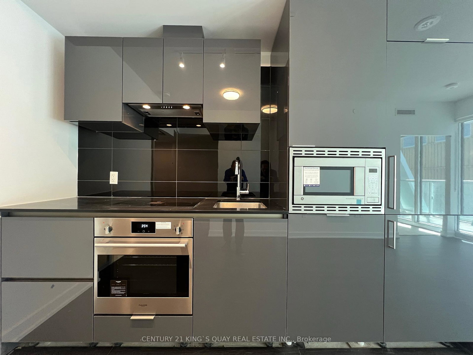230-simcoe-street-toronto-ontario-c12854756