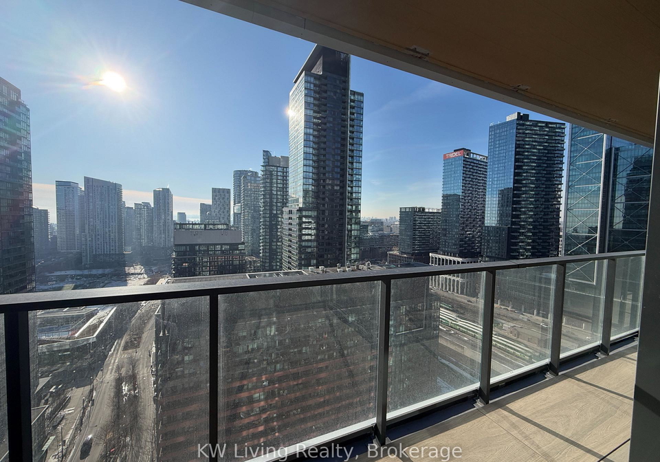 3-concord-cityplace-way-toronto-ontario-c12854792