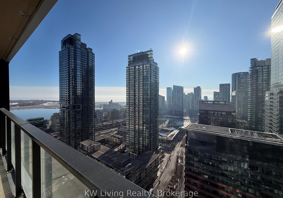 3-concord-cityplace-way-toronto-ontario-c12854792