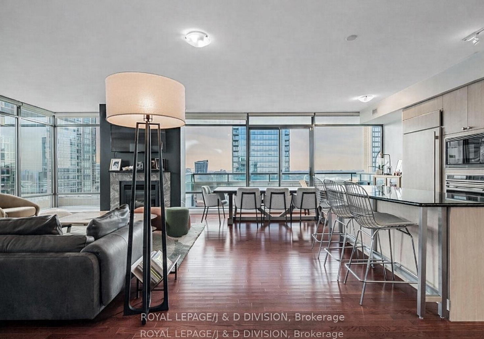 18-yorkville-avenue-toronto-ontario-c12855244