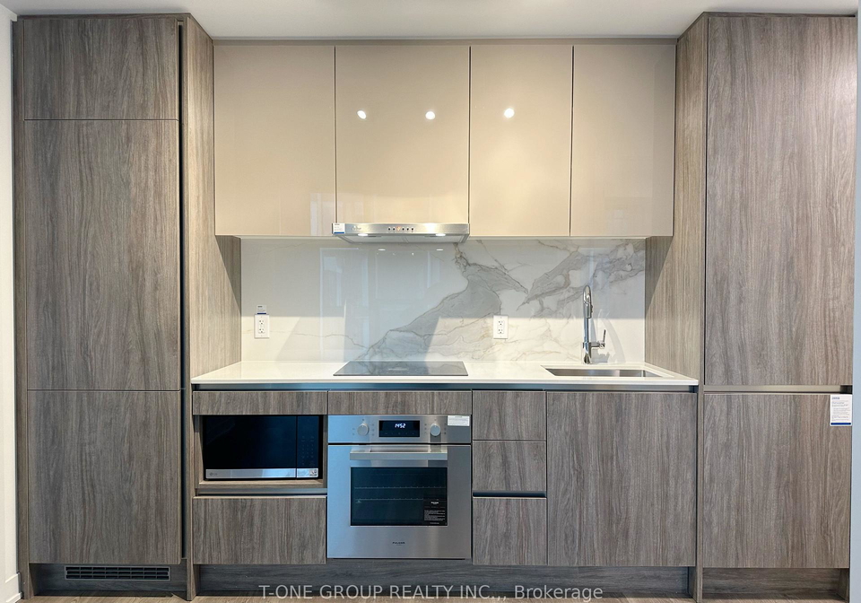 180-front-street-e-toronto-ontario-c12855428
