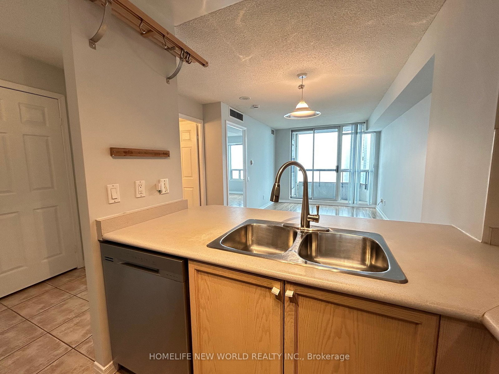 8-hillcrest-avenue-north-york-ontario-c12855580