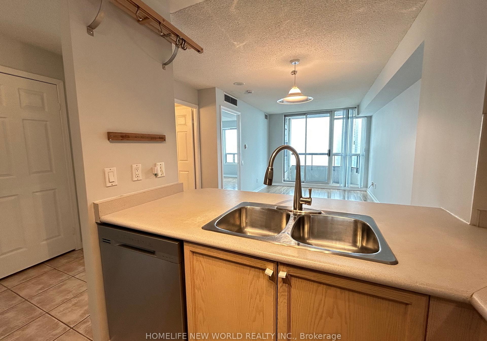 8-hillcrest-avenue-north-york-ontario-c12855580