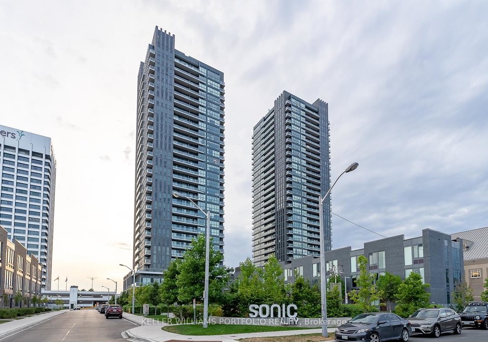6-sonic-way-east-york-ontario-c12855620