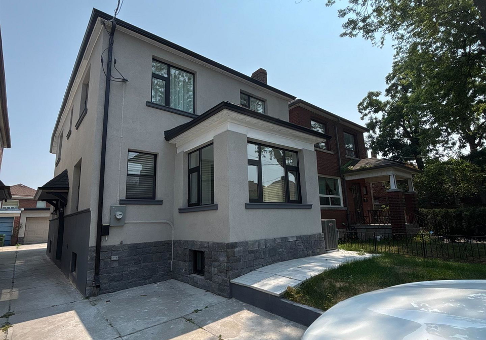 9-rusholme-drive-e-toronto-ontario-c12855686