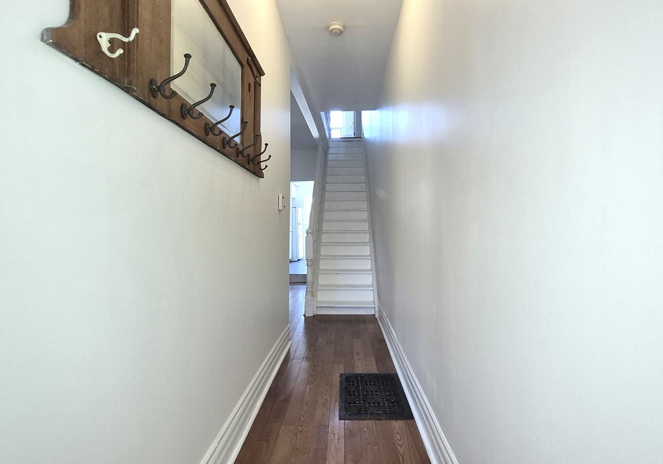 57b-clinton-street-toronto-ontario-c12855836