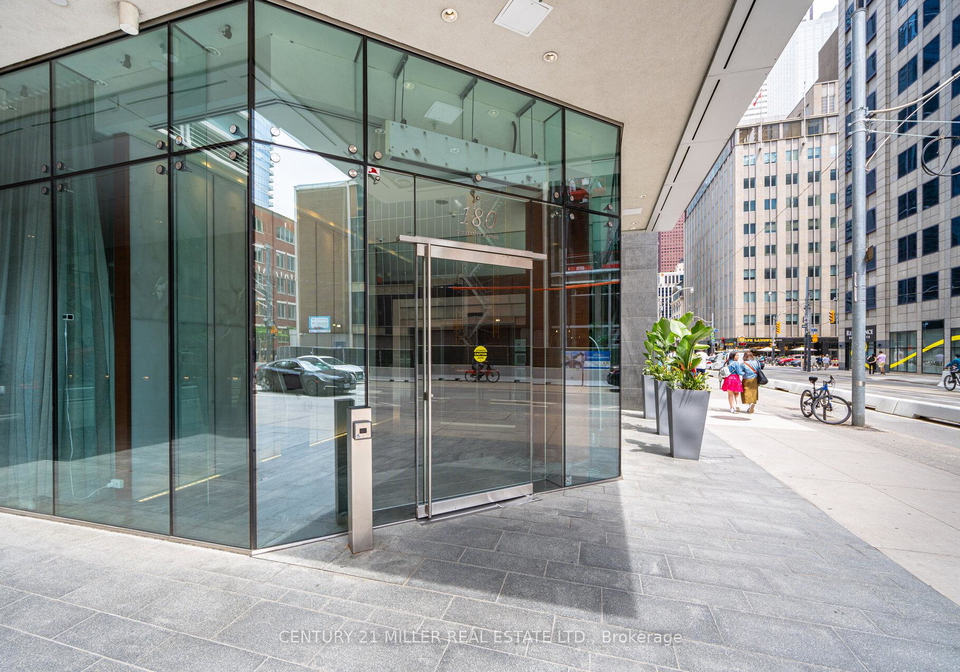 180-university-avenue-toronto-ontario-c12856050