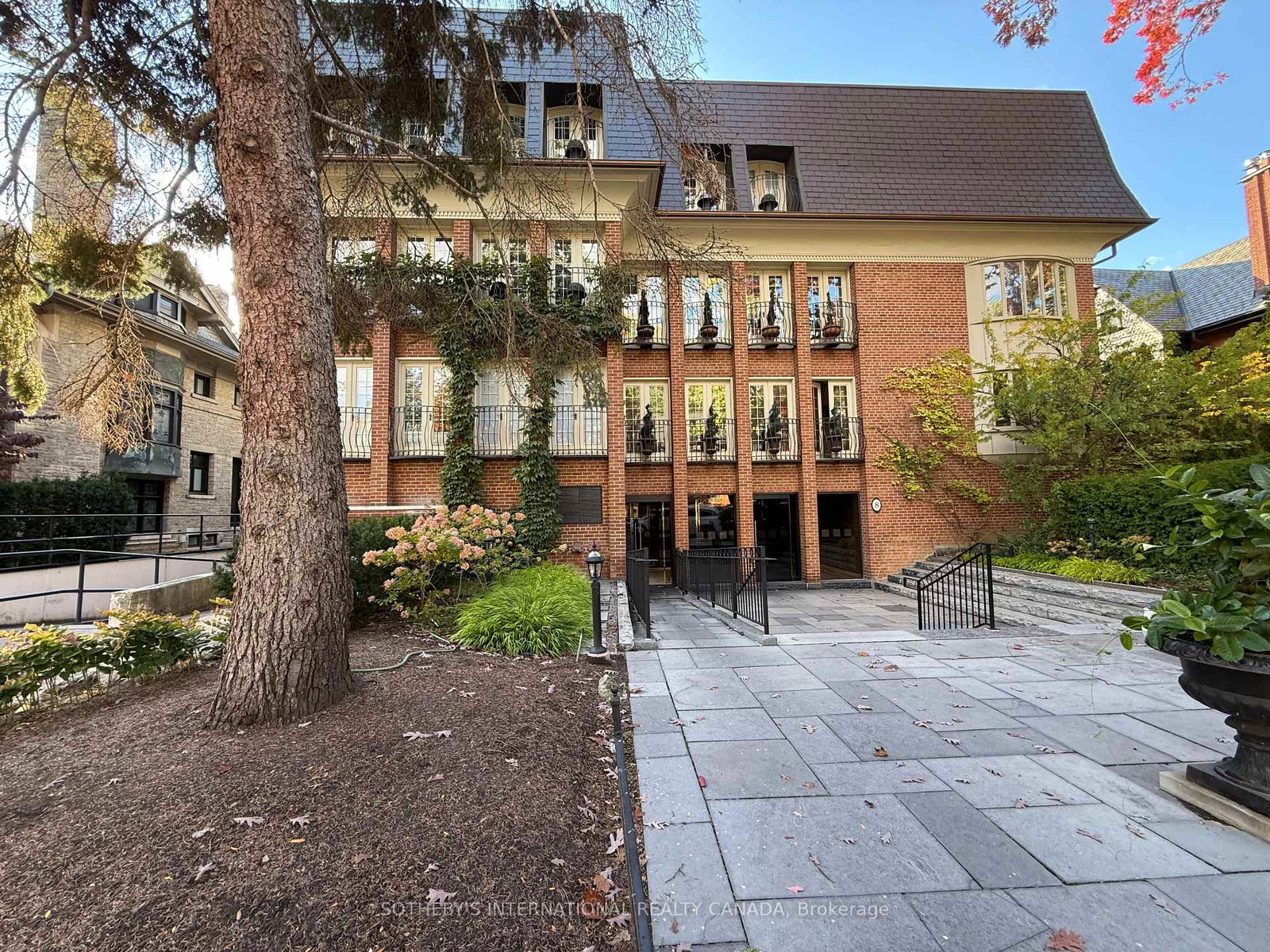 8-hawthorn-avenue-toronto-ontario-c12856242