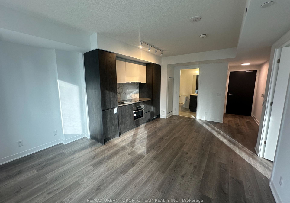 180-front-street-e-toronto-ontario-c12856472