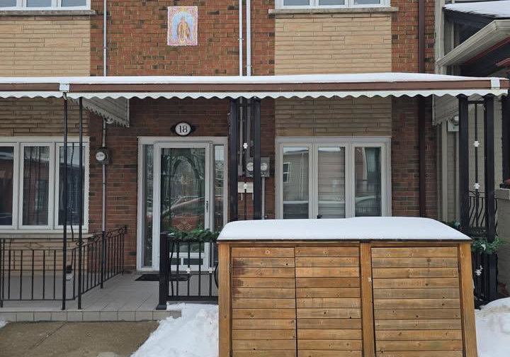 18-palmerston-avenue-toronto-ontario-c12856624
