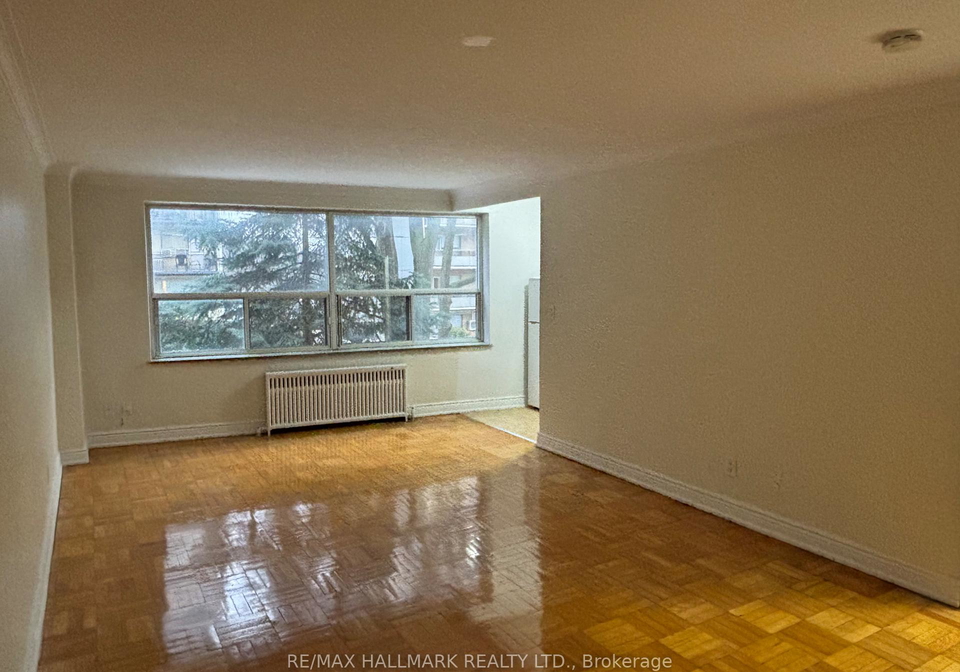 134-lawton-boulevard-toronto-ontario-c12857570