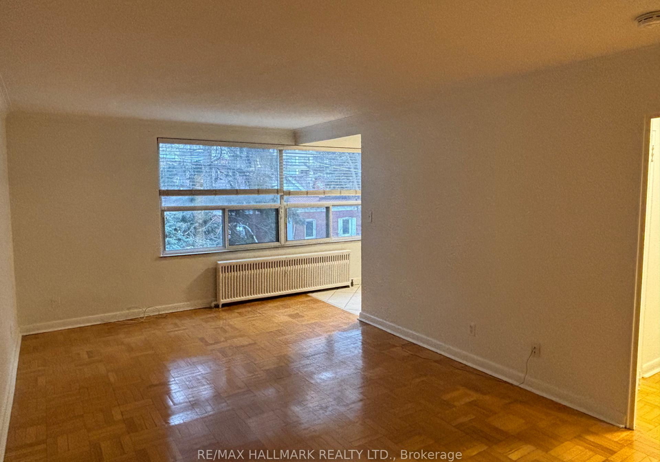 134-lawton-boulevard-toronto-ontario-c12857574