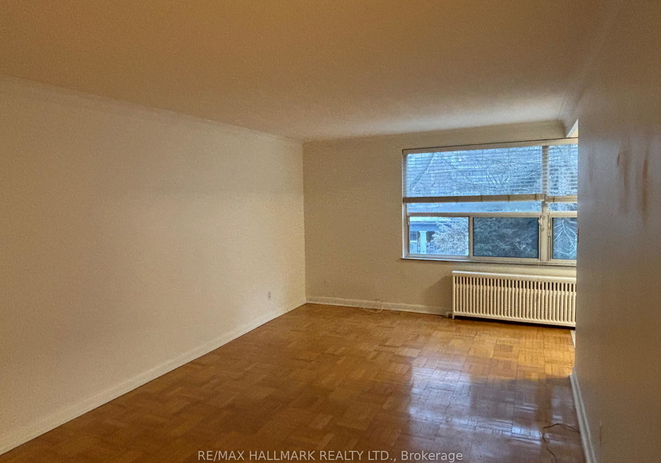 134-lawton-boulevard-toronto-ontario-c12857574