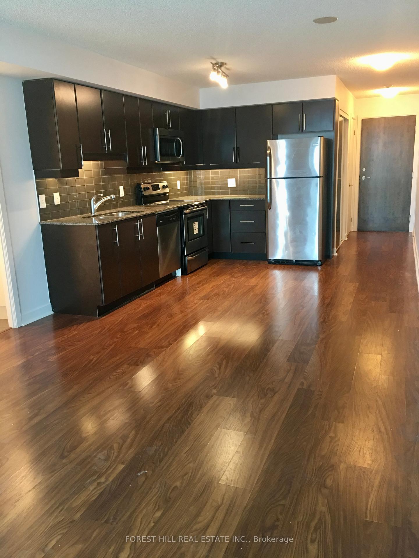 33-s-bay-street-toronto-ontario-c12858380