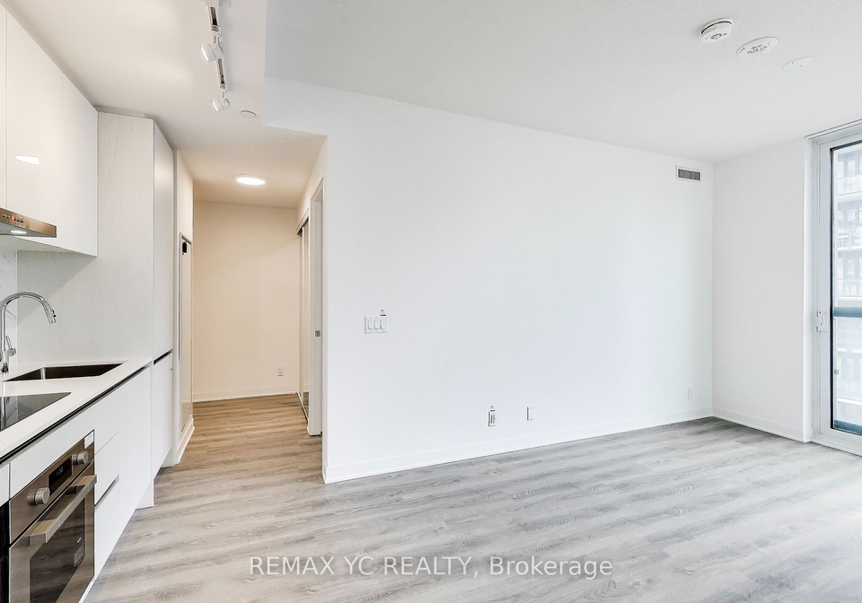 180-front-street-e-toronto-ontario-c12858410