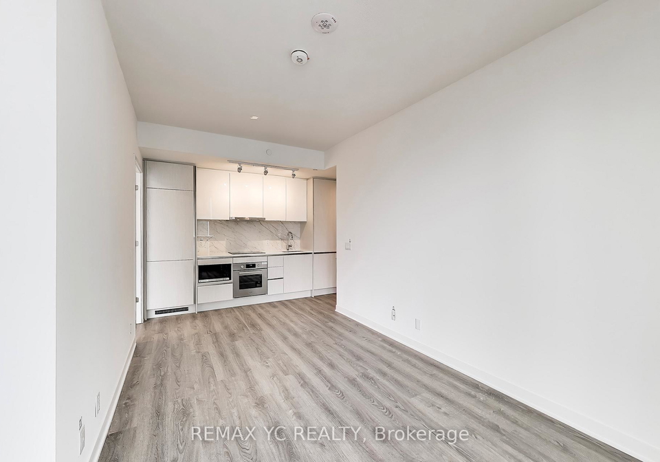 180-front-street-e-toronto-ontario-c12858410