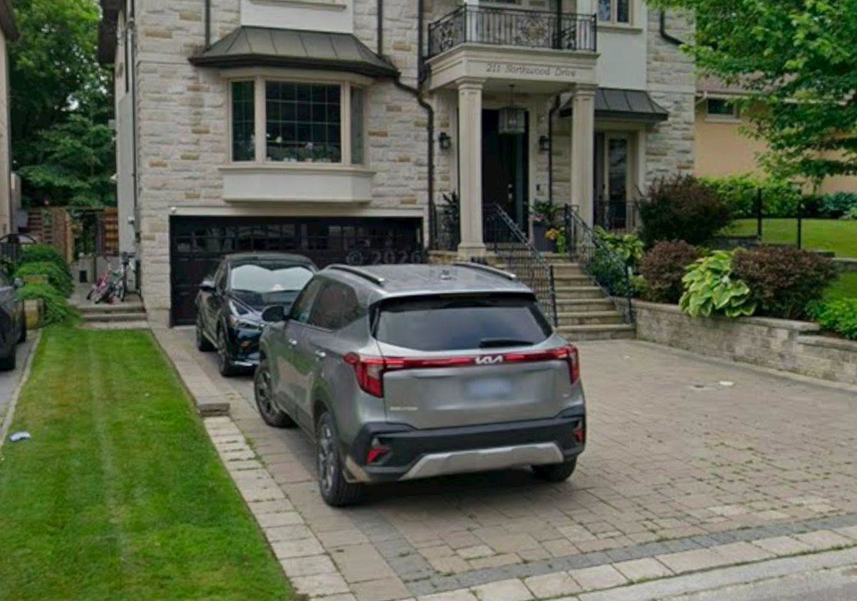 211-northwood-drive-north-york-ontario-c12858632