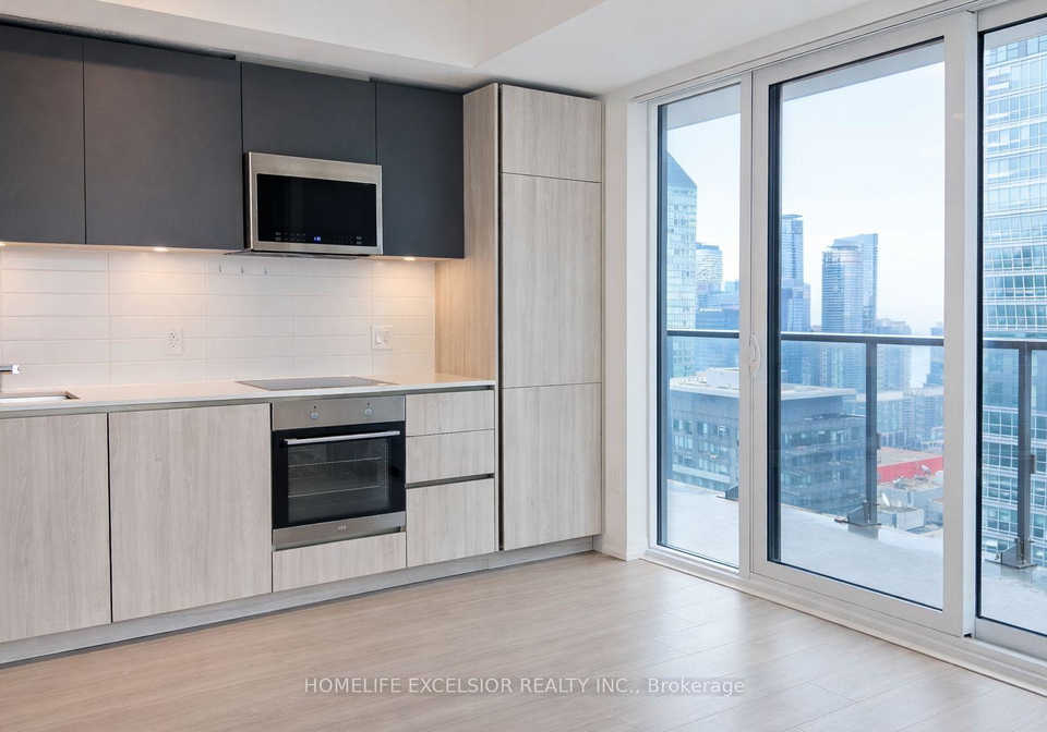 8-widmer-street-toronto-ontario-c12858660