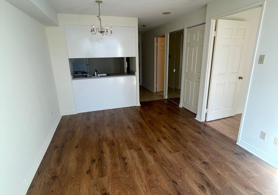 736-bay-street-toronto-ontario-c12858714