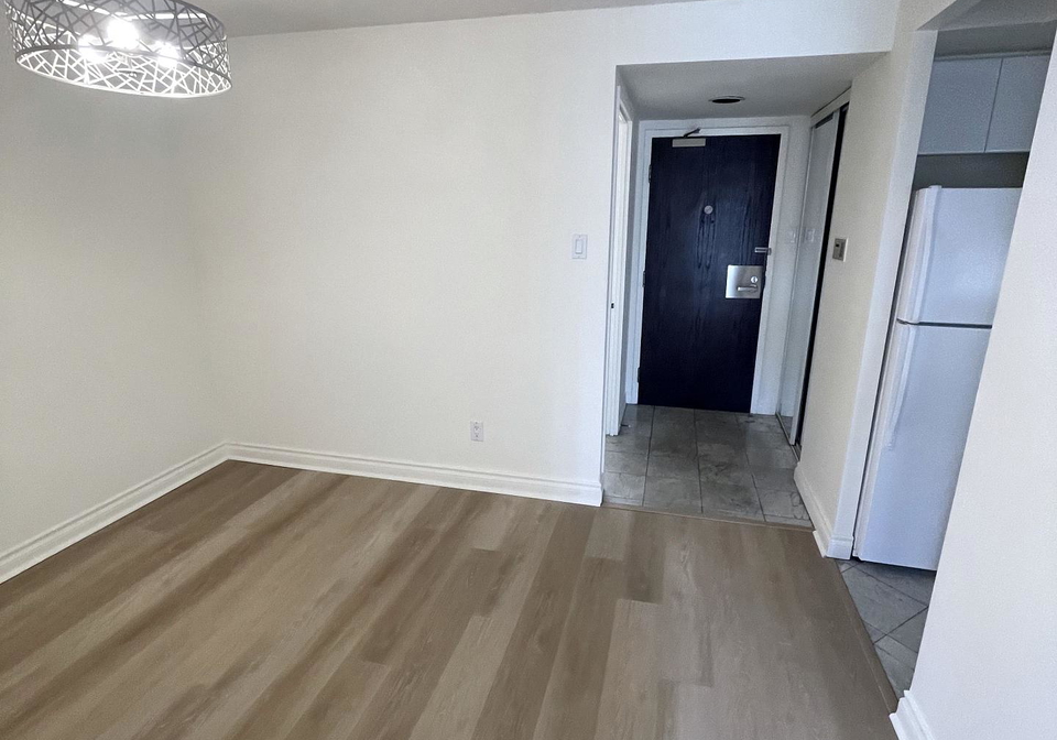 736-bay-street-toronto-ontario-c12858812