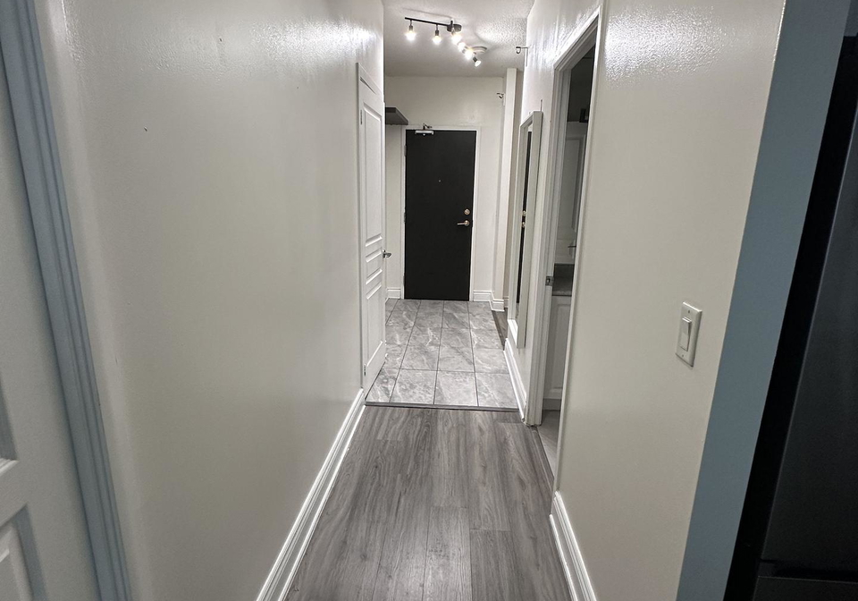 18-yonge-street-toronto-ontario-c12858822