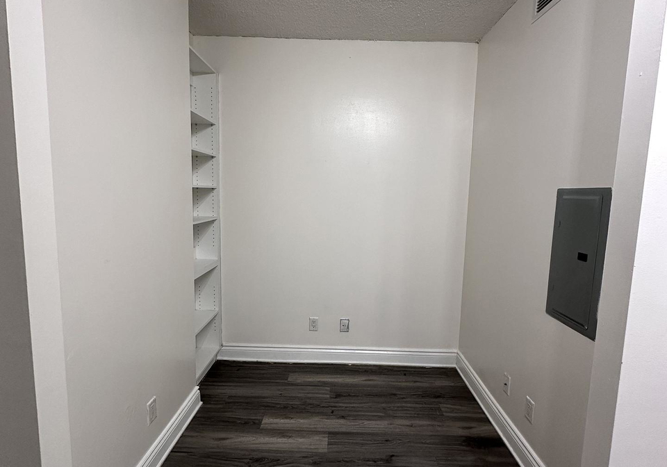 18-yonge-street-toronto-ontario-c12858822