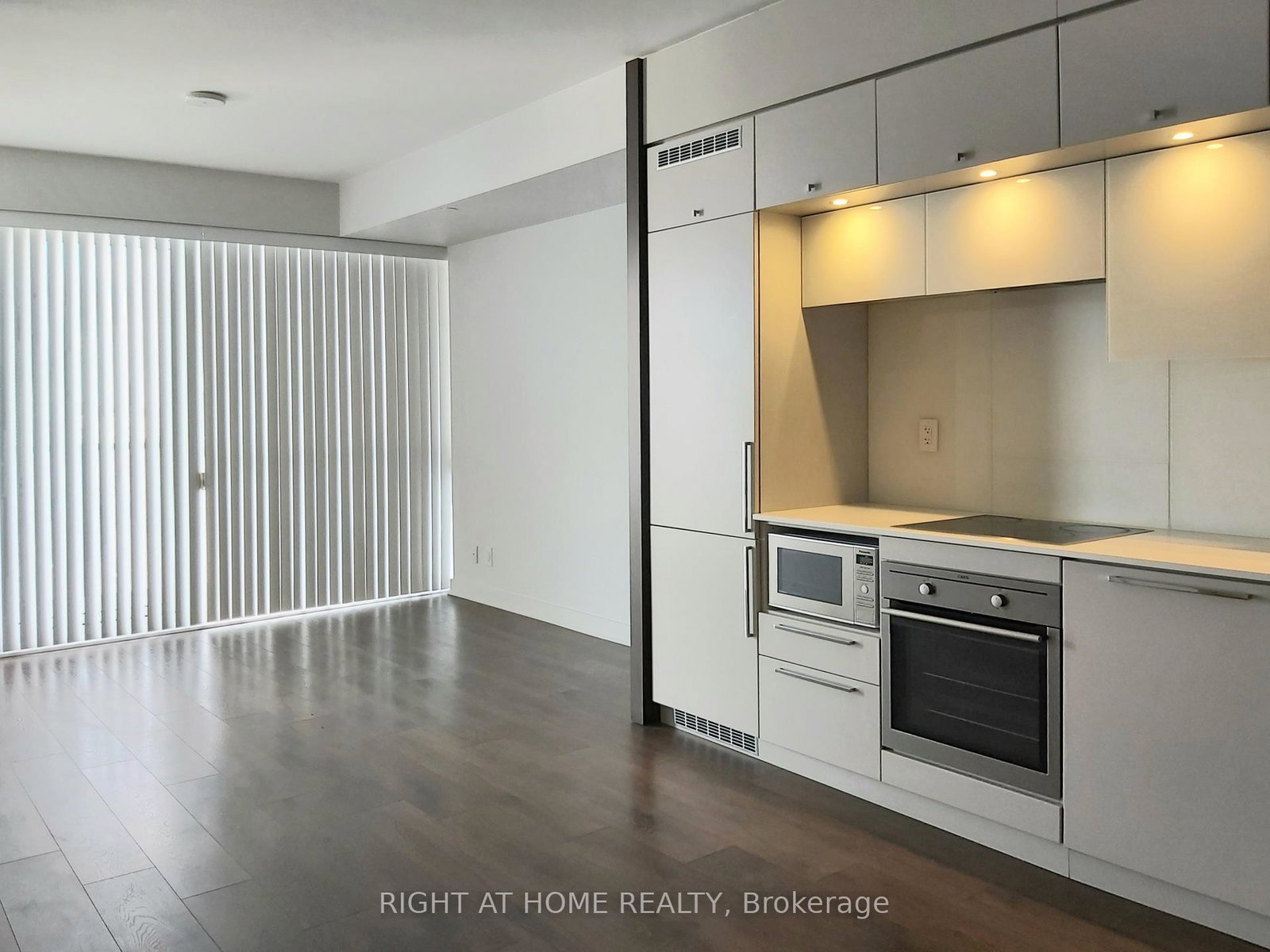 15-grenville-street-toronto-ontario-c12858838