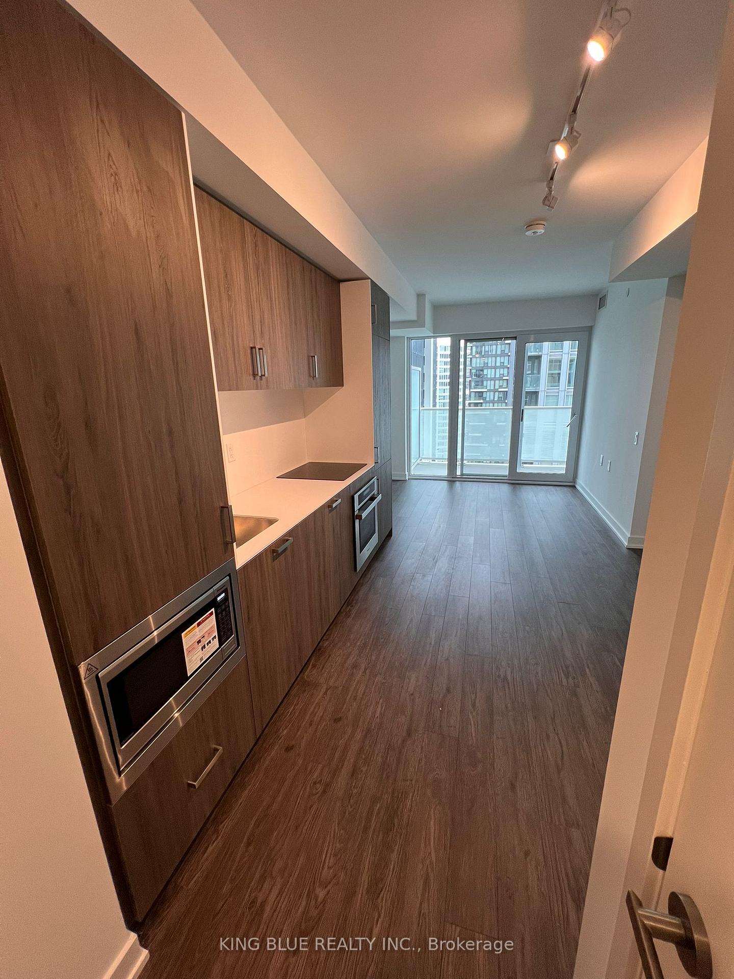 88-queen-street-e-toronto-ontario-c12858884