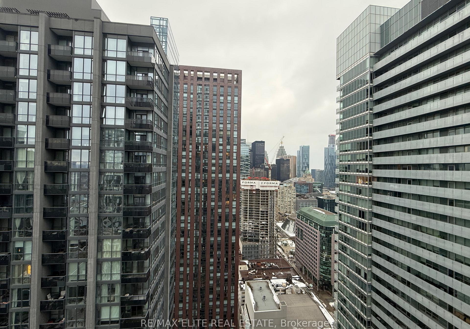 21-widmer-street-toronto-ontario-c12858978