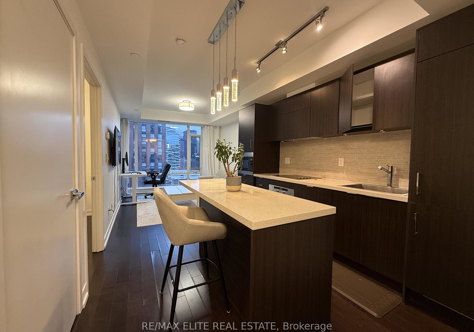 21-widmer-street-toronto-ontario-c12858978
