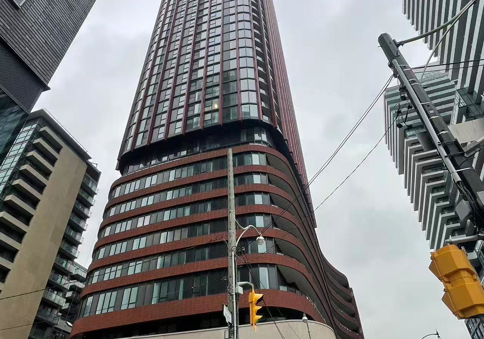 180-front-street-e-toronto-ontario-c12859010