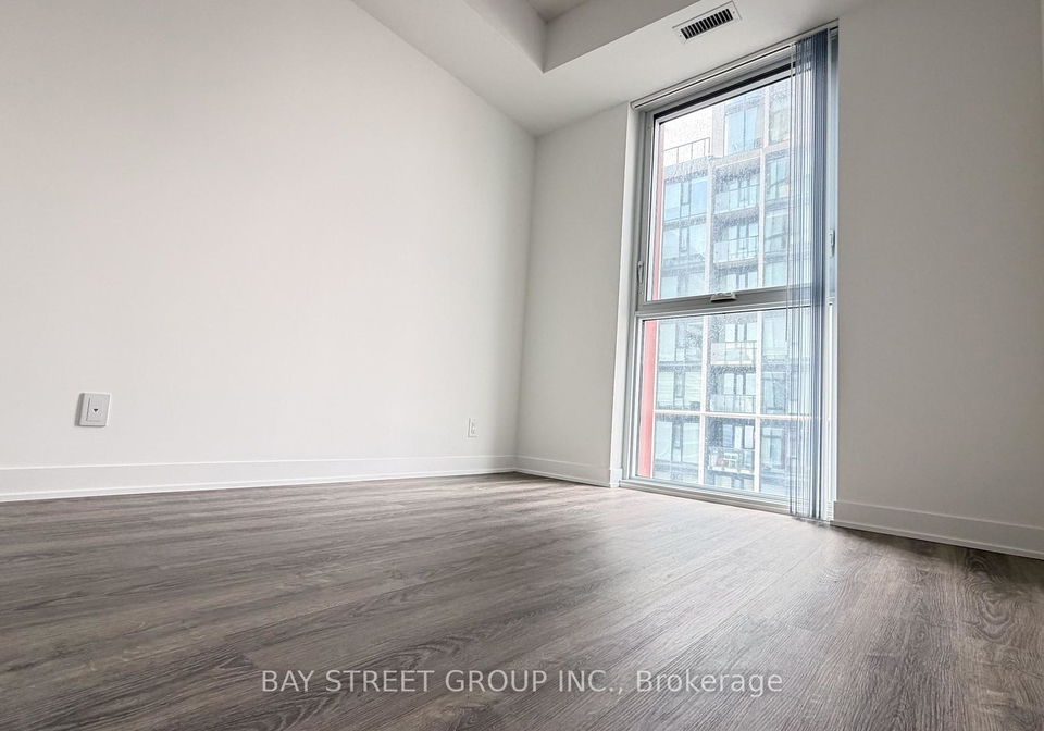 180-front-street-e-toronto-ontario-c12859010