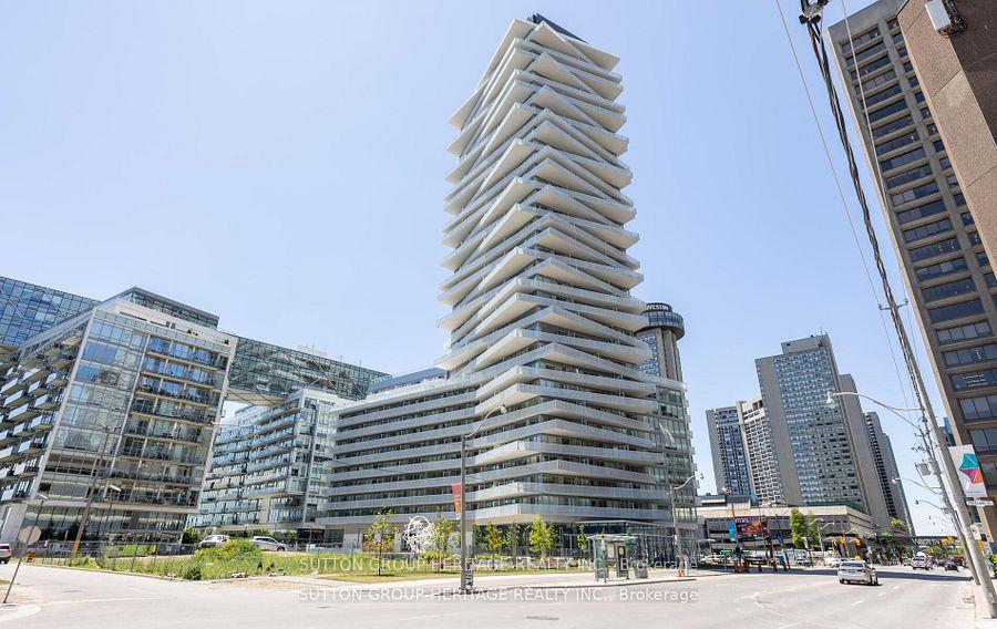 15-queens-quay-e-toronto-ontario-c12859070