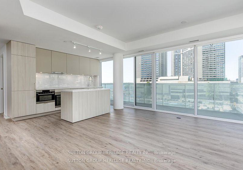 15-queens-quay-e-toronto-ontario-c12859070