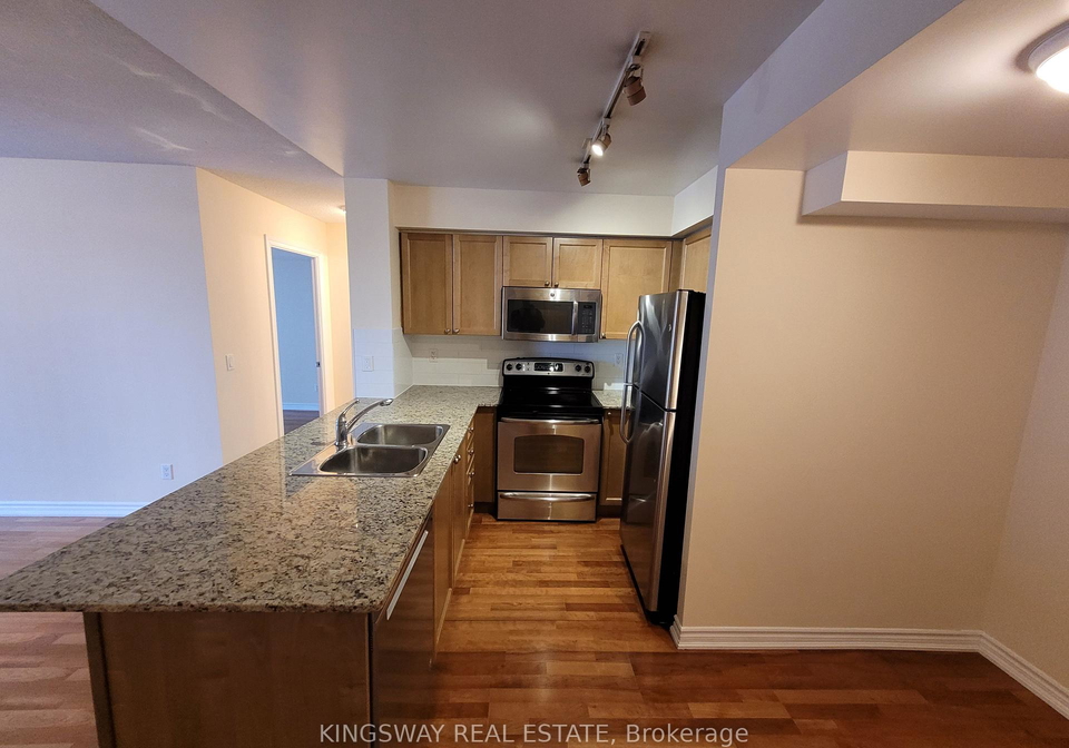 761-bay-street-toronto-ontario-c12859106