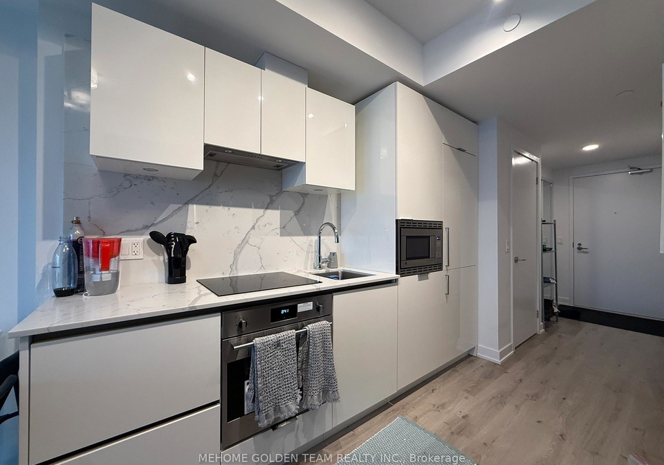 230-simcoe-street-toronto-ontario-c12859302