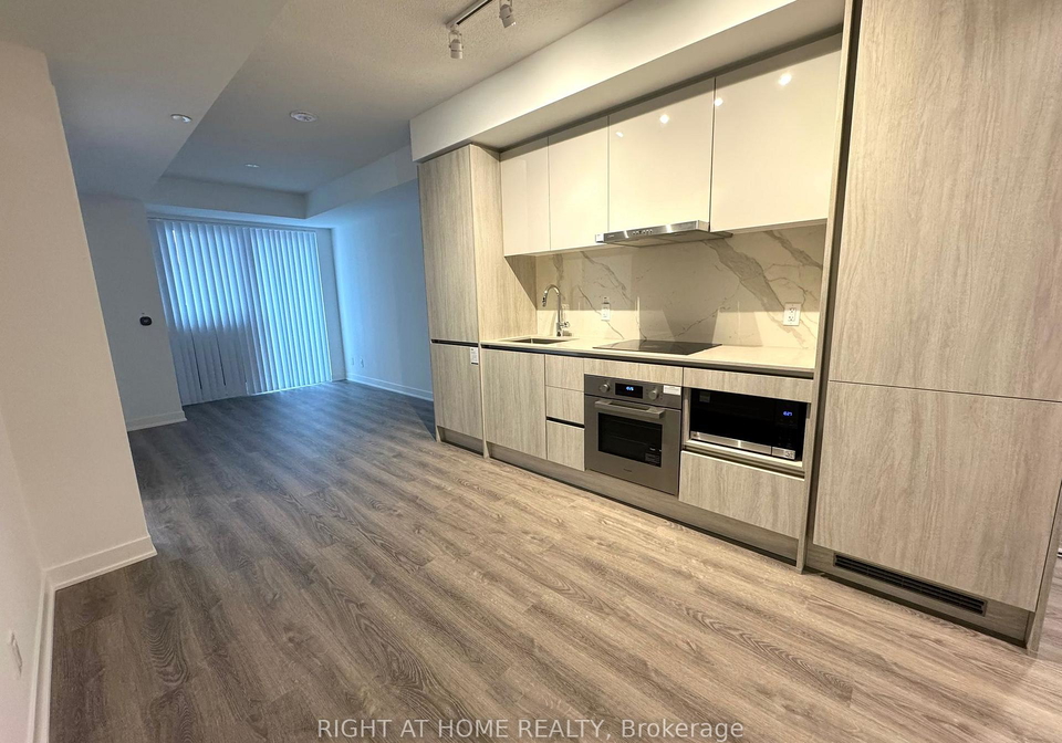 180-front-street-e-toronto-ontario-c12859402