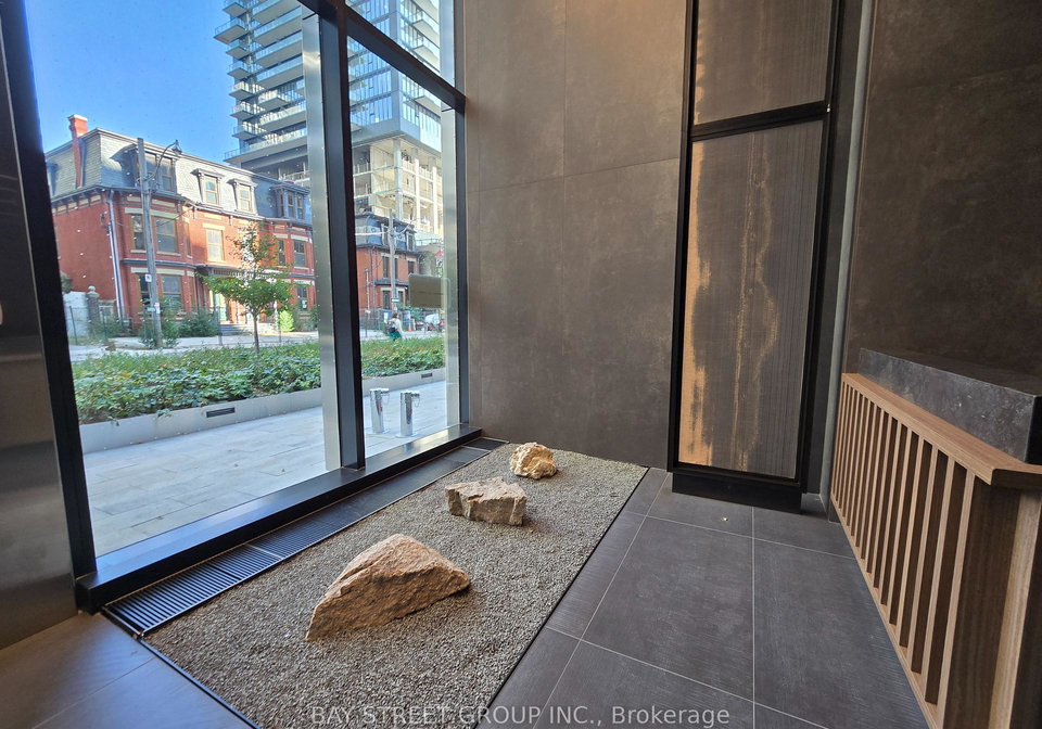 55-charles-street-e-toronto-ontario-c12859416