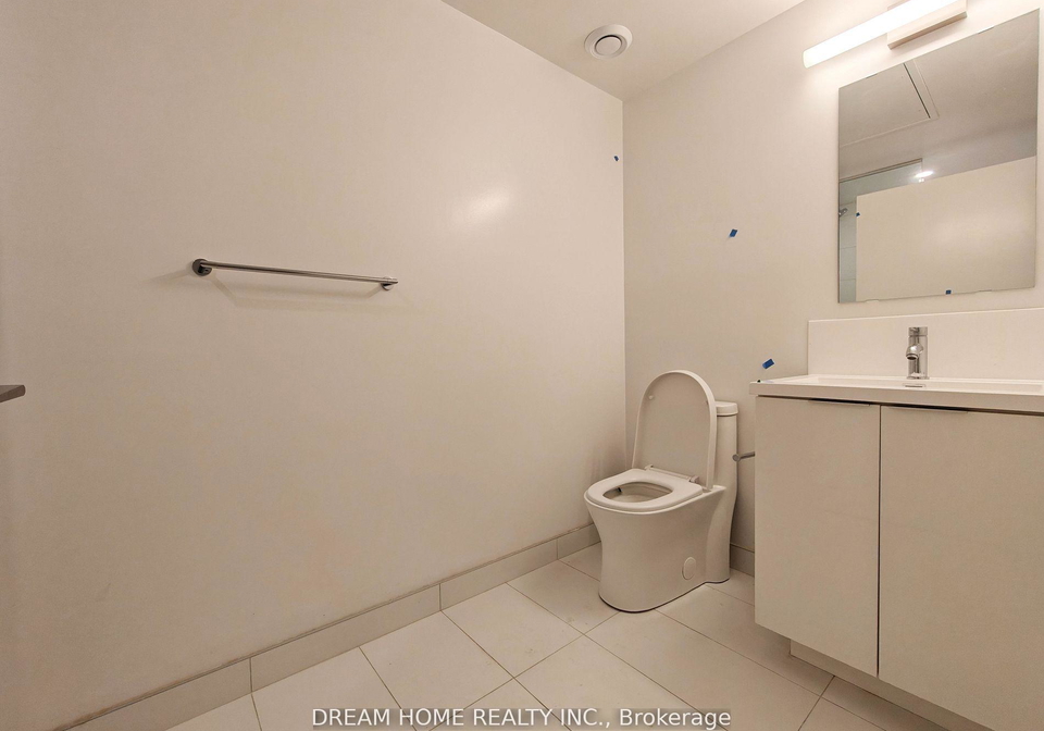 230-simcoe-street-toronto-ontario-c12859434