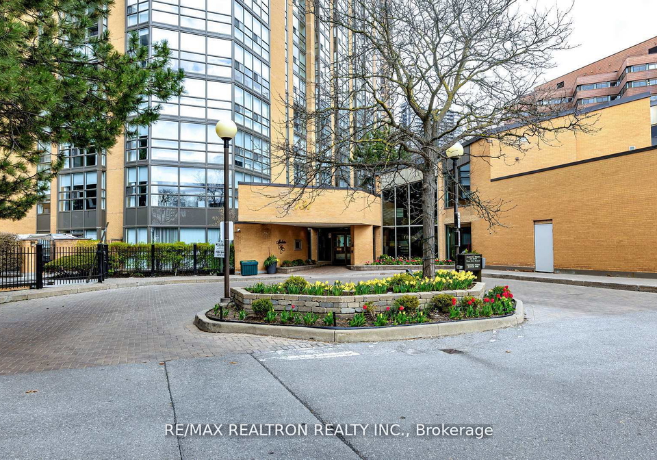 131-beecroft-road-toronto-ontario-c12859488